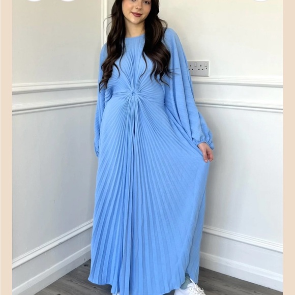 Elegant Blue Pleated Women's Dress - Picture 2 of 5